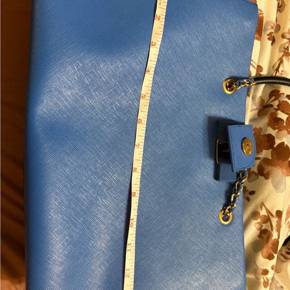 Salvatore Ferragamo Blue Leather Vara Bow Chain Shoulder Bag - Picture 11 of 14